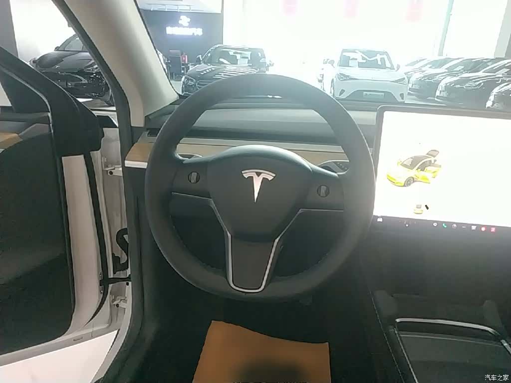 Tesla Model Y, 2022 11