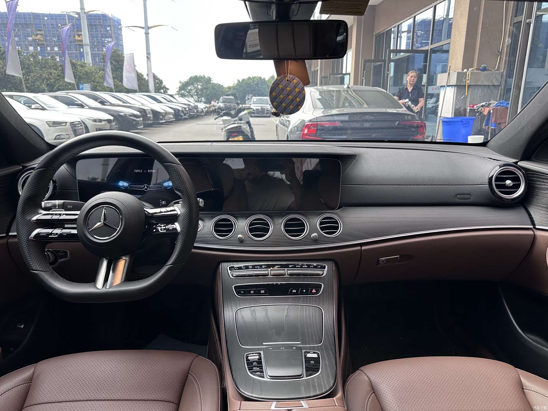Mercedes-Benz E-Class, 2022 13