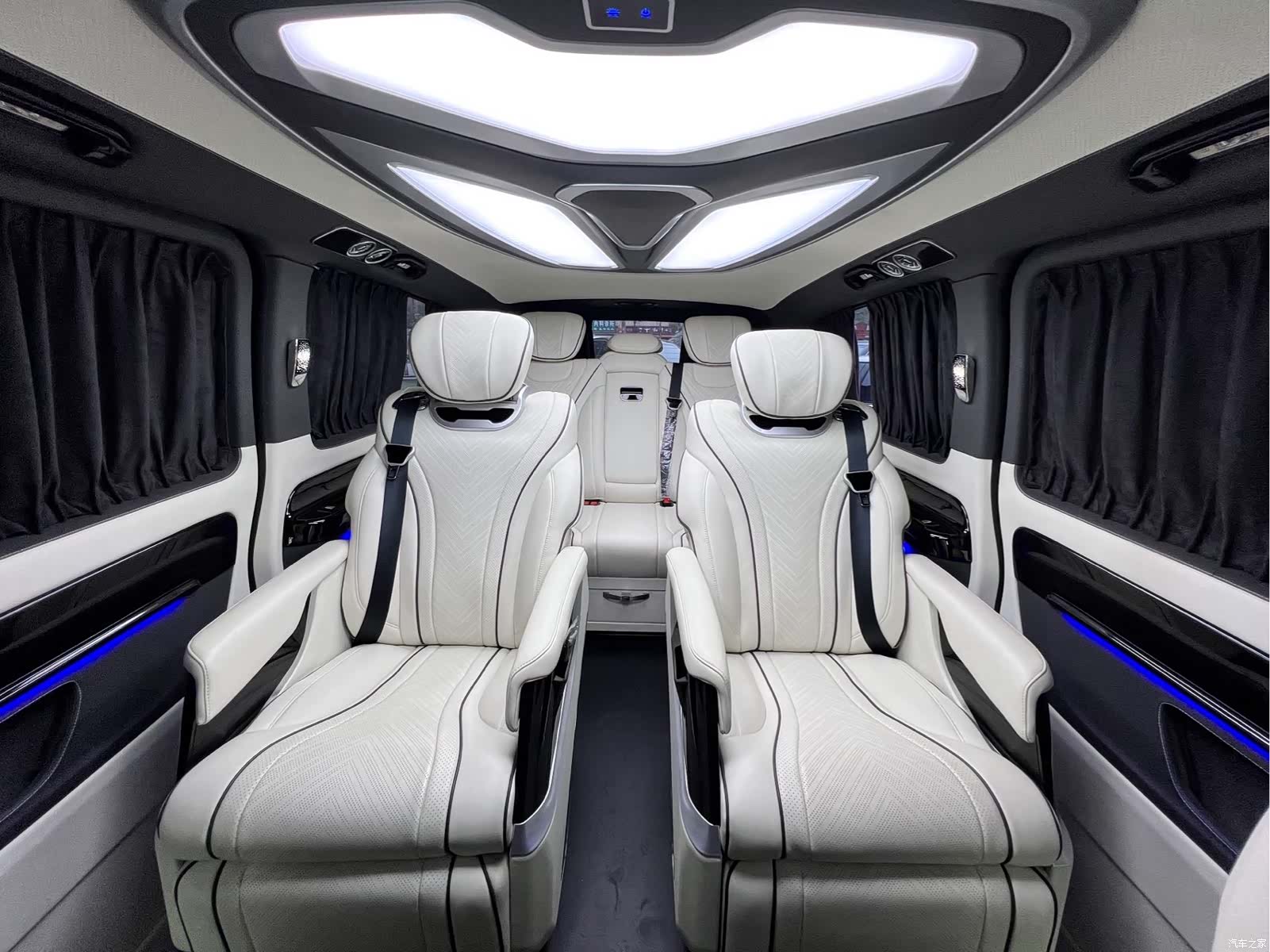 Mercedes-Benz 7, 2024 7
