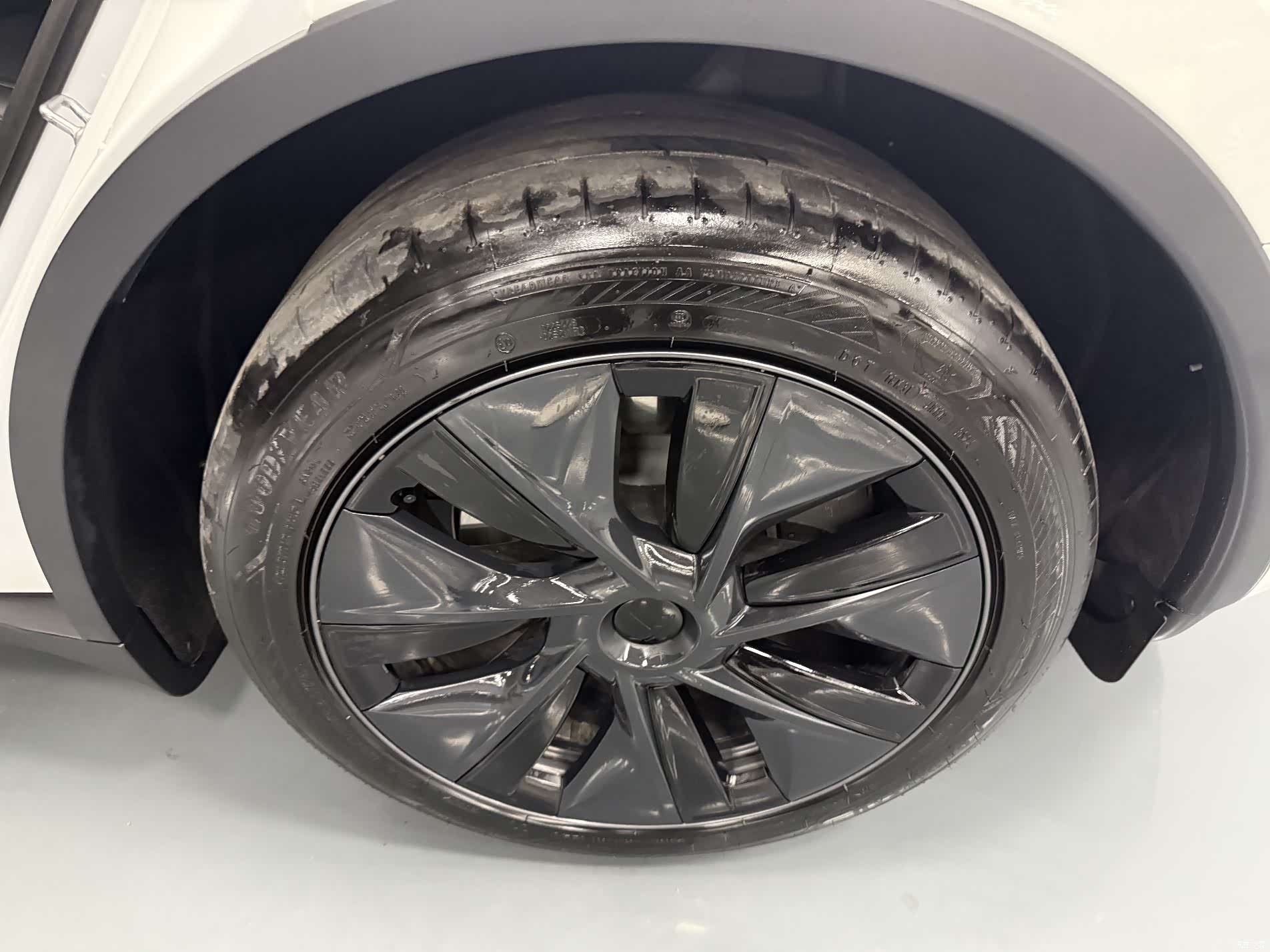 Tesla Model Y, 2024 12