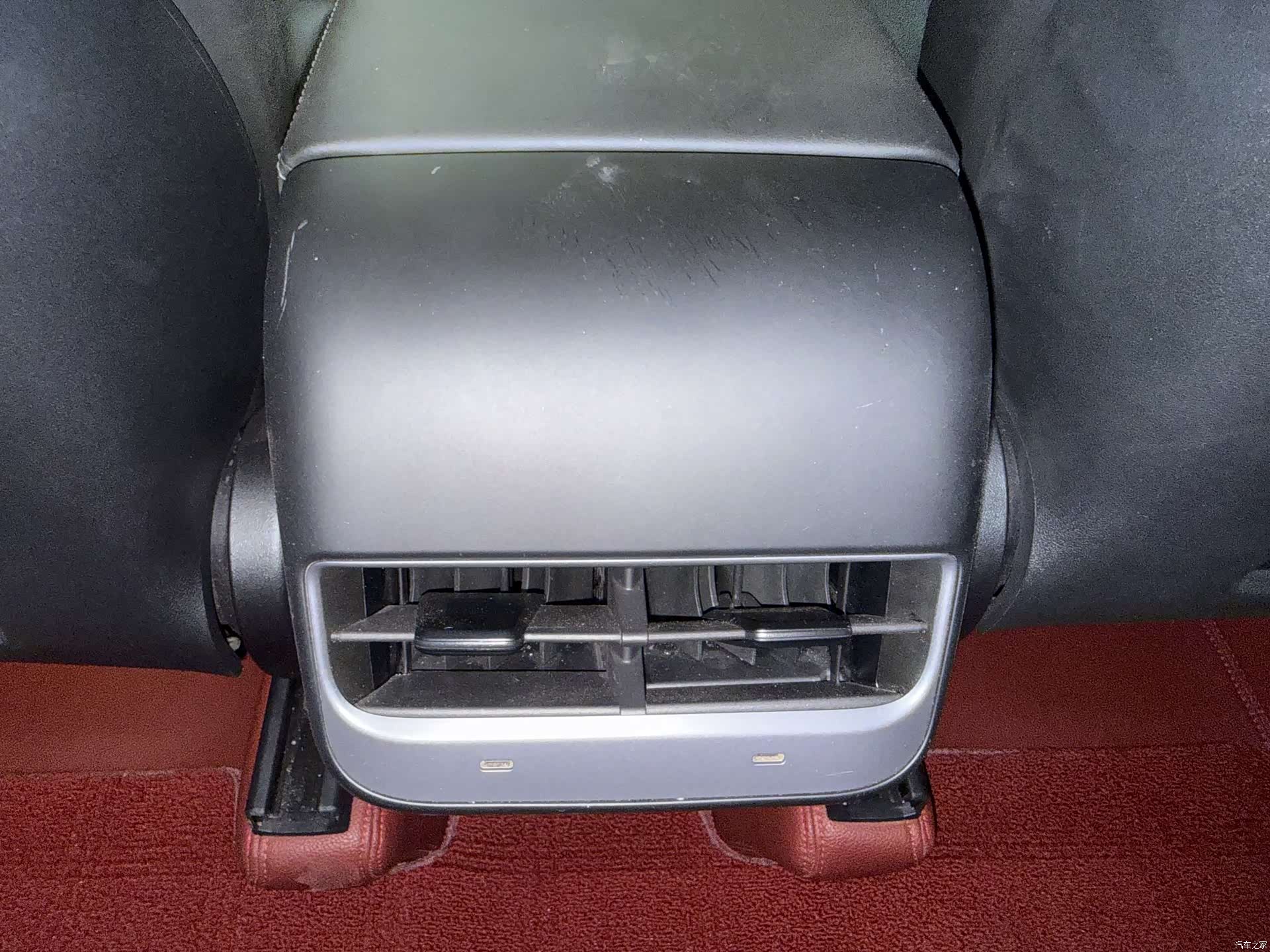 Tesla Model Y, 2024 7