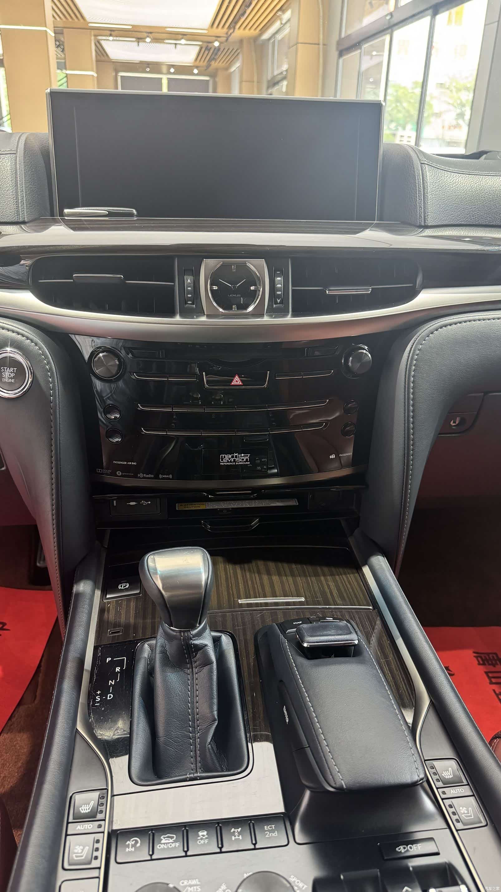 Lexus LX, 2018 8