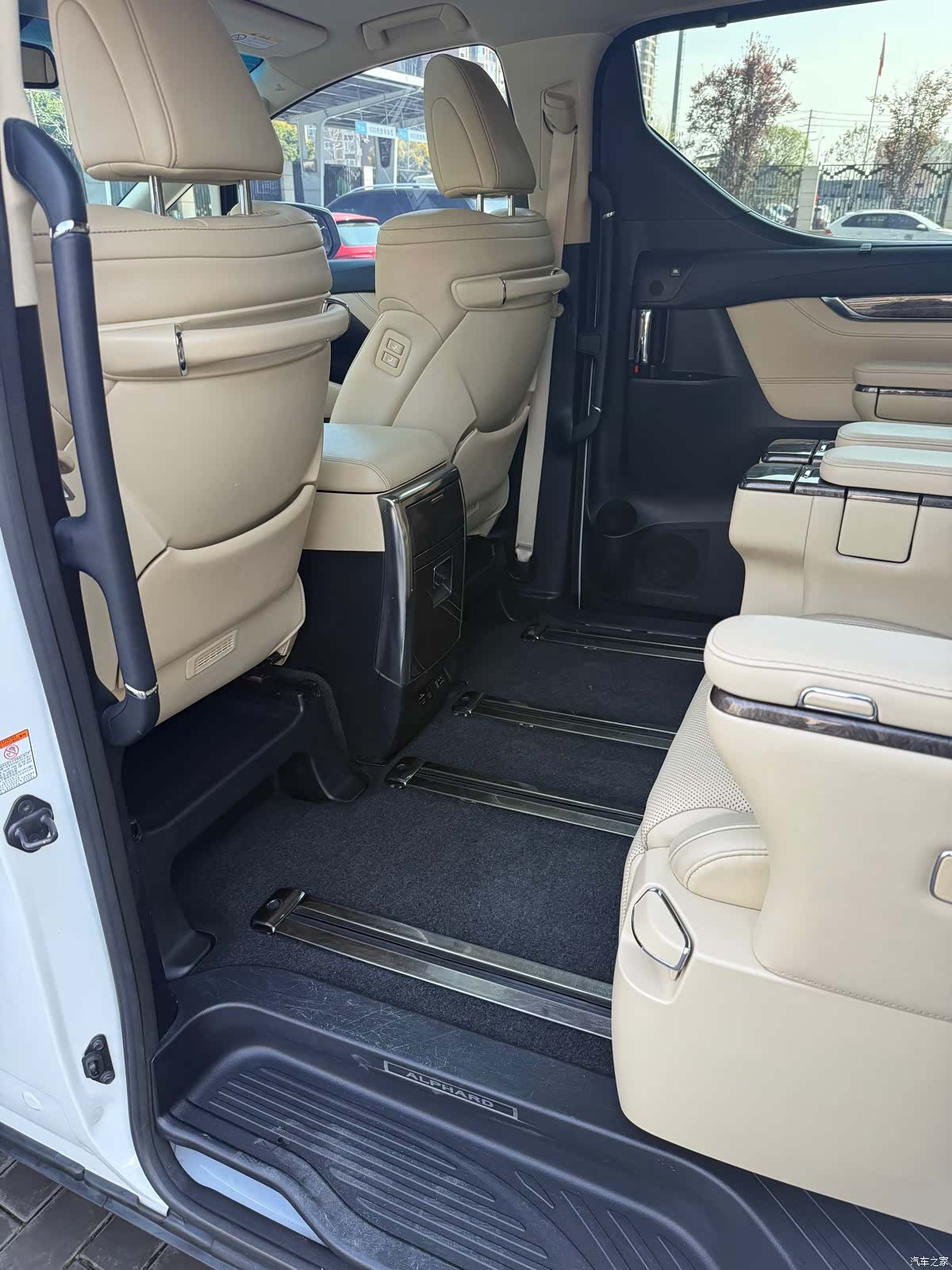 Toyota Alphard, 2018 4