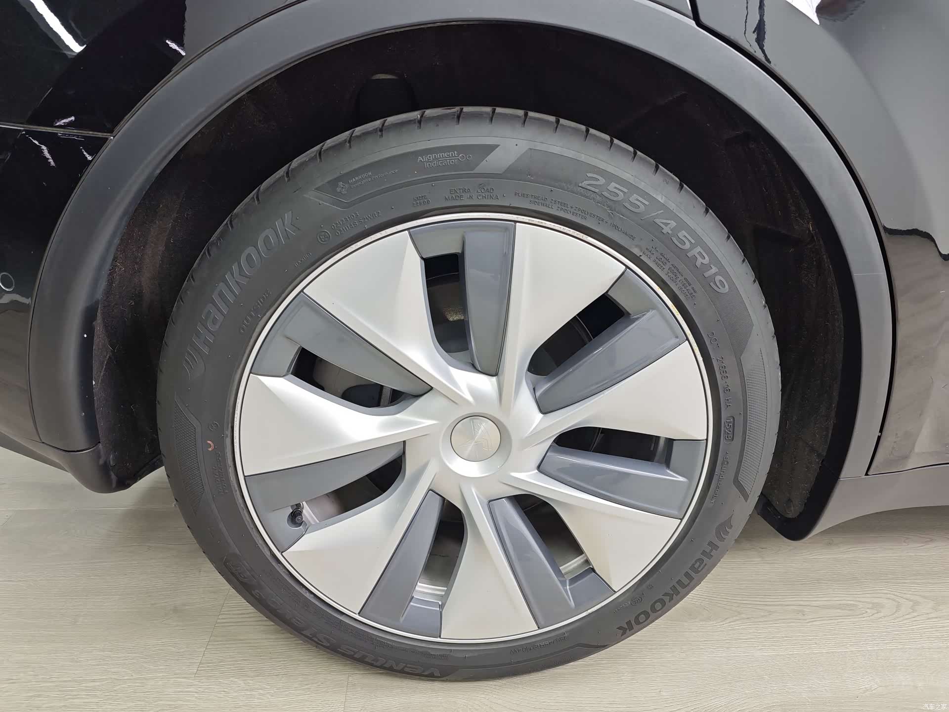 Tesla Model Y, 2023 55