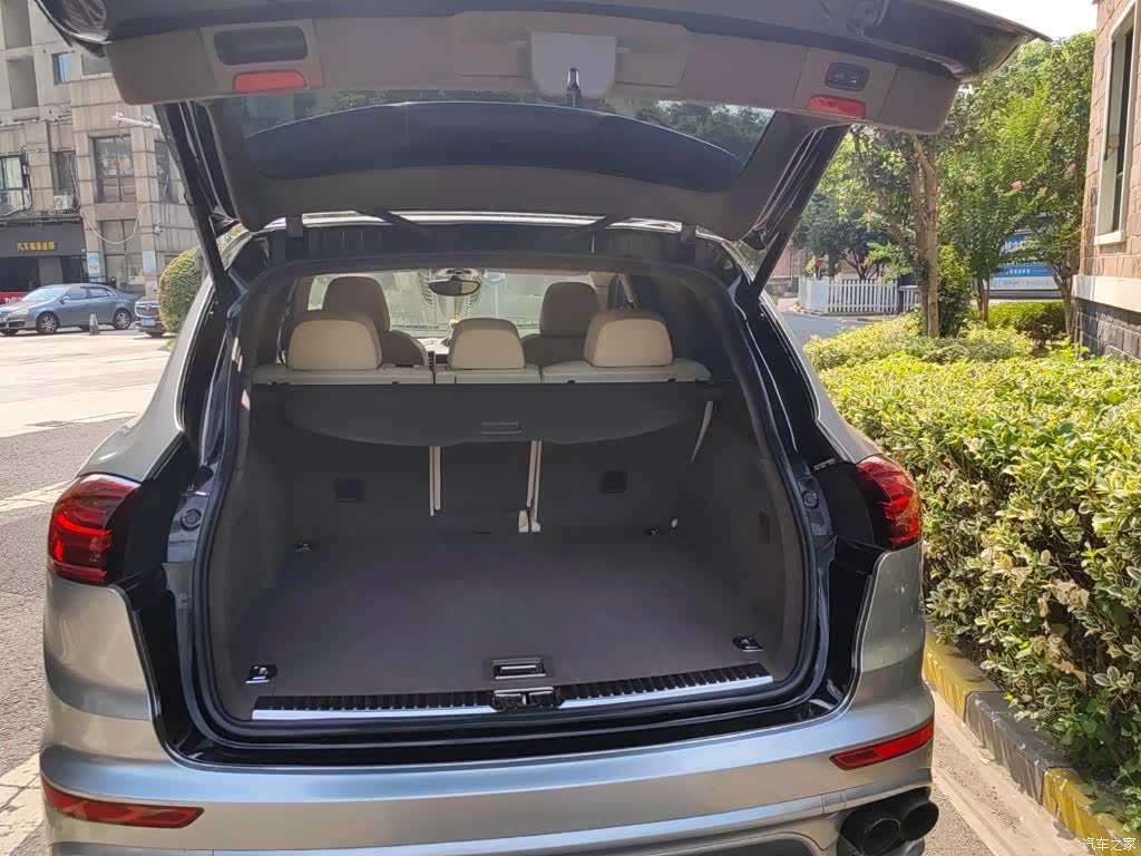 Porsche Cayenne, 2013 10