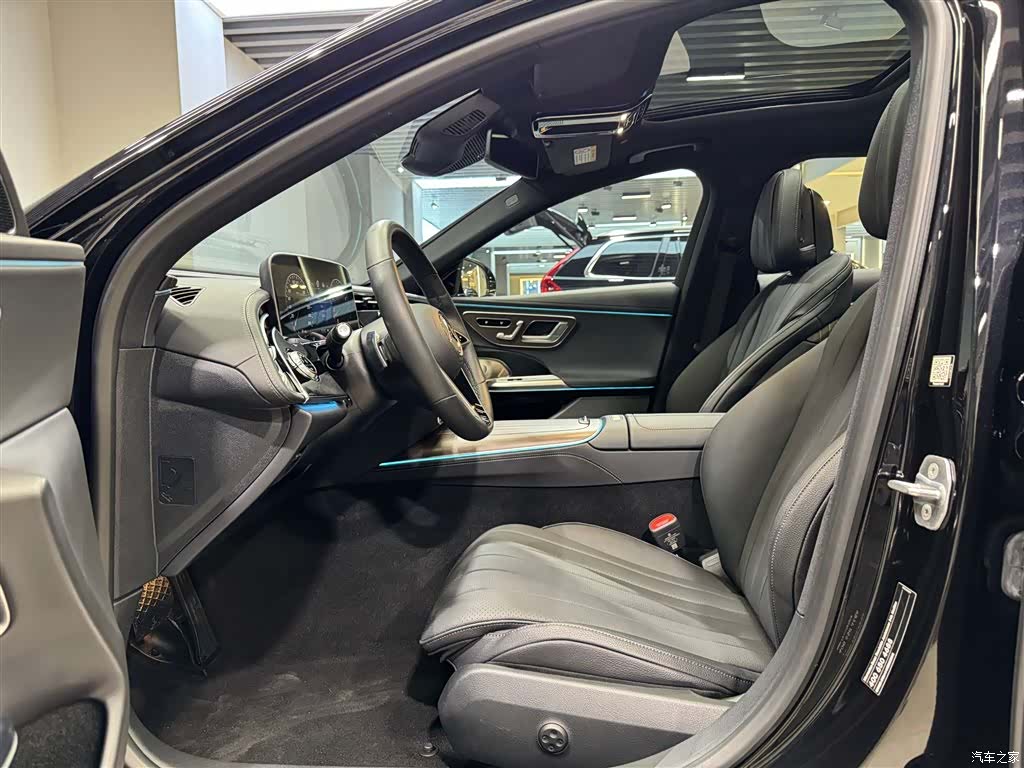 Mercedes-Benz E-Class, 2024 17