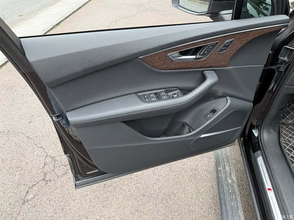 Audi Q7, 2024 6