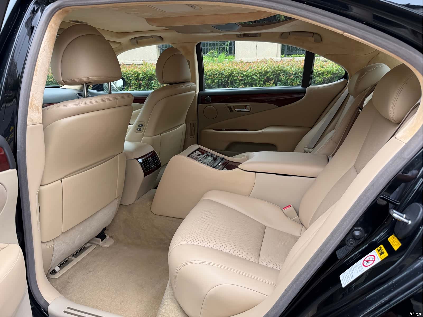 Lexus LS, 2009 9