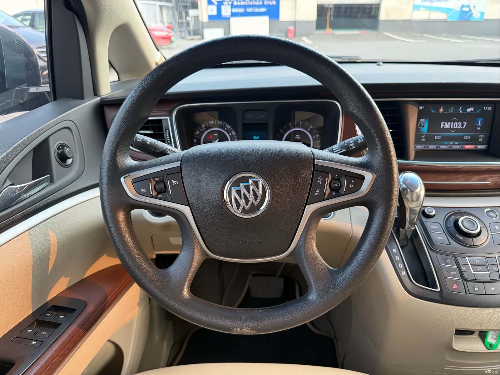 Buick GL8, 2018 6