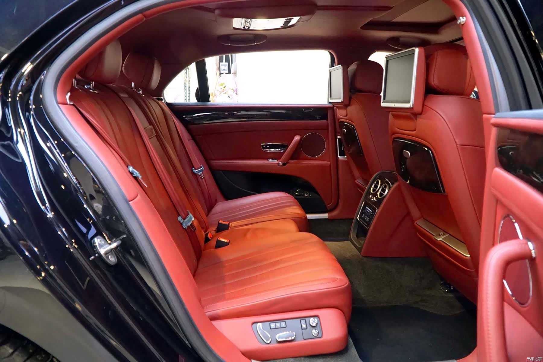 Bentley Flying Spur, 2016 10