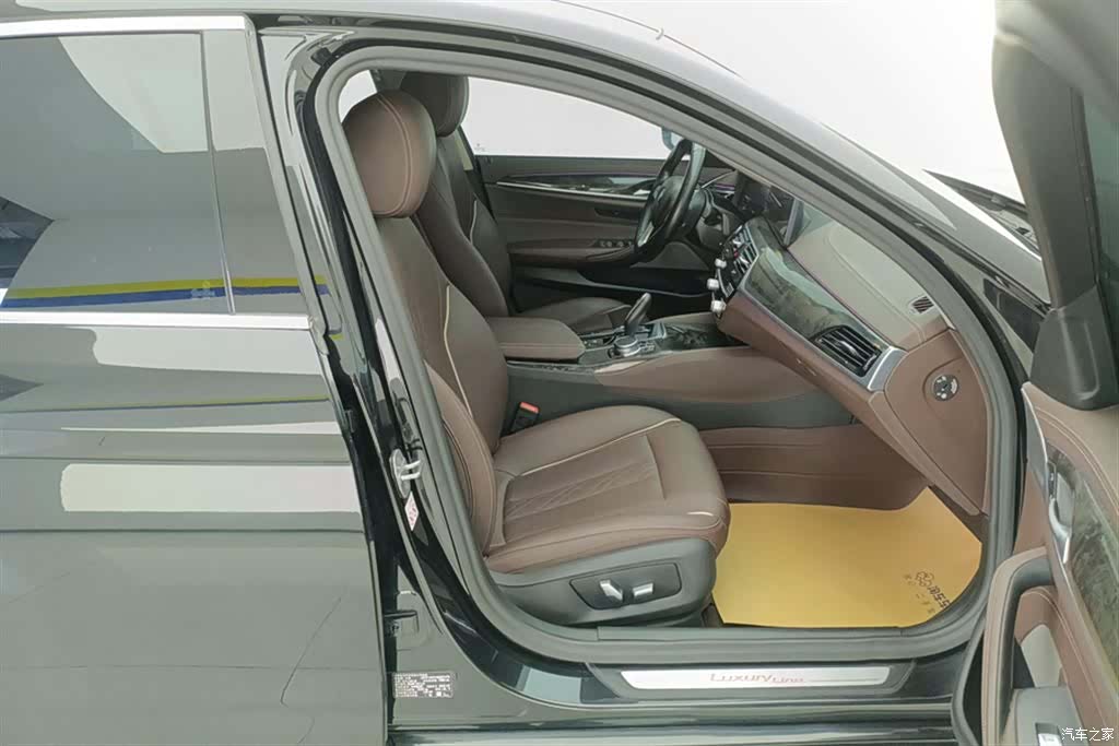 BMW 5 Series, 2022 8