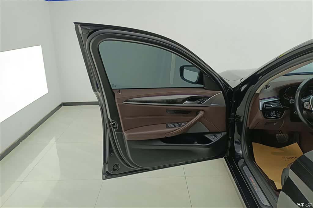 BMW 5 Series, 2022 7