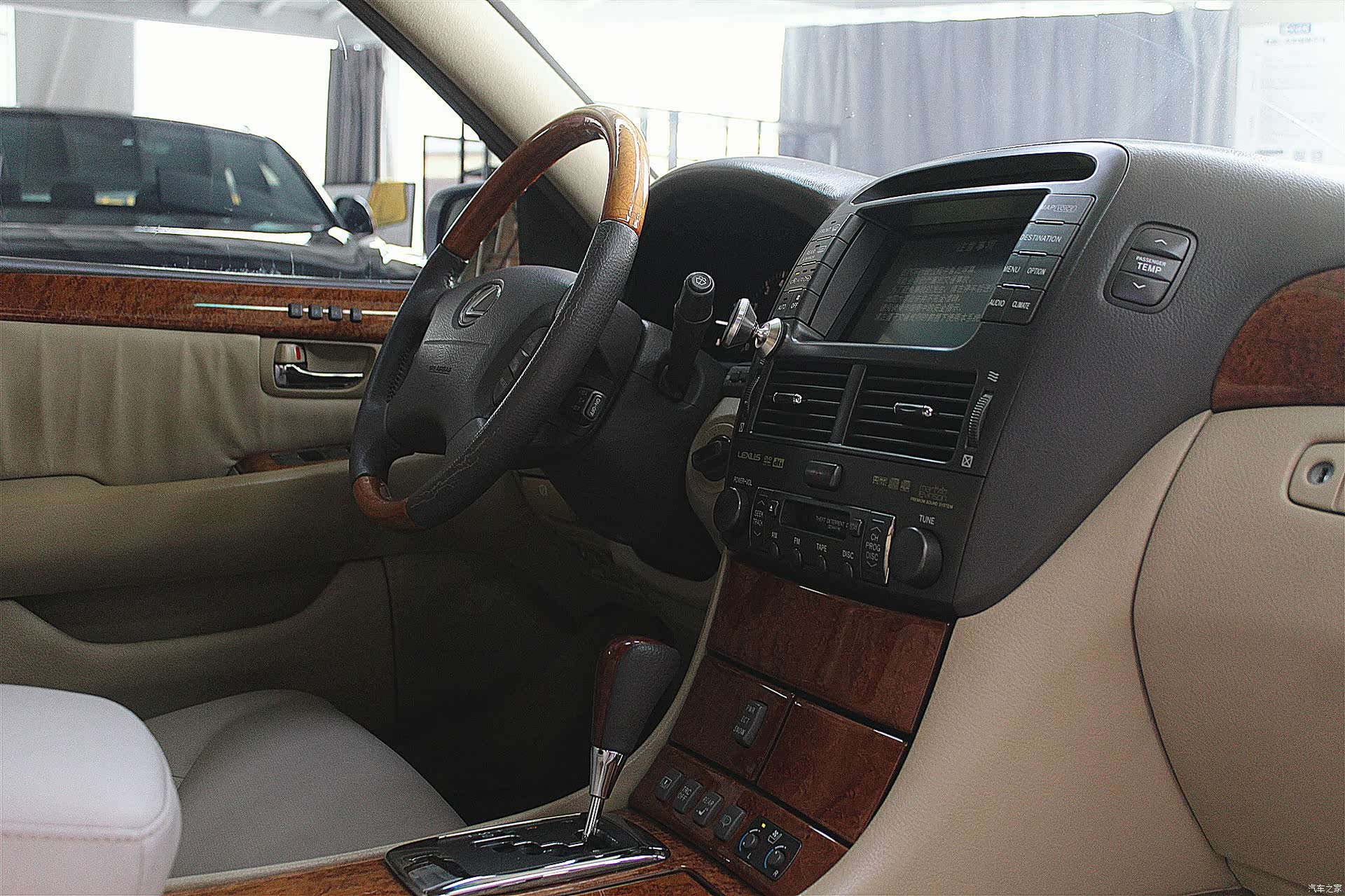 Lexus LS, 2005 13