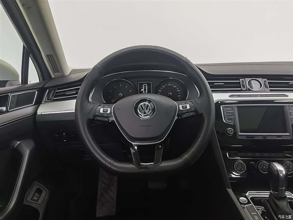 Volkswagen Magotan, 2017 11