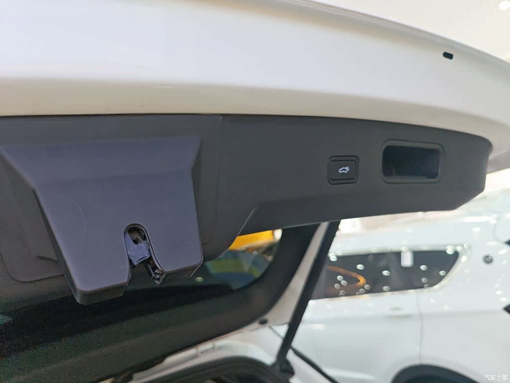 Geely Galaxy L7, 2023 все фото