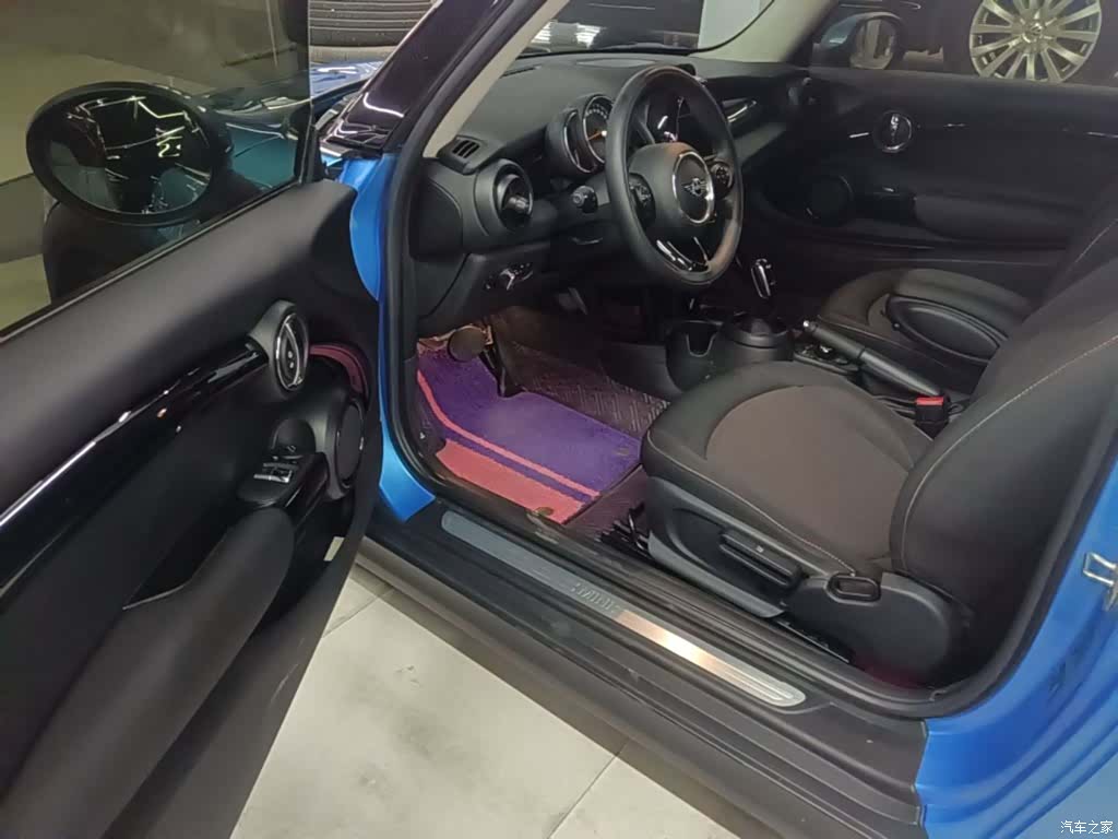 Mini ONE, 2018 16