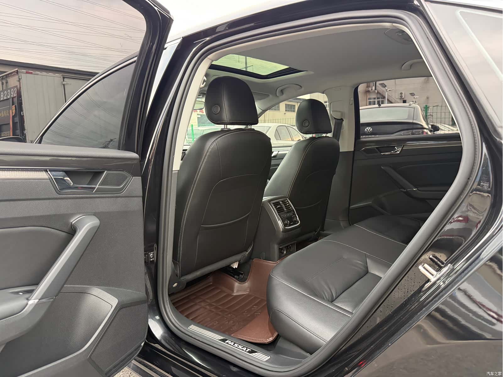 Volkswagen Passat, 2019 все фото