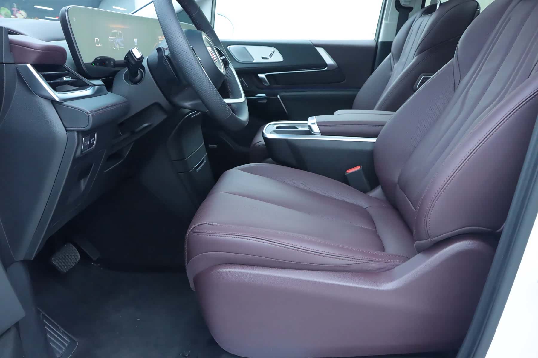 Buick Century, 2024 все фото