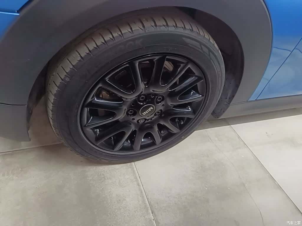 Mini ONE, 2018 23