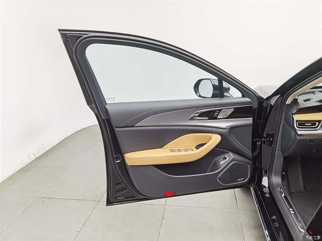 Hongqi H5, 2023 8