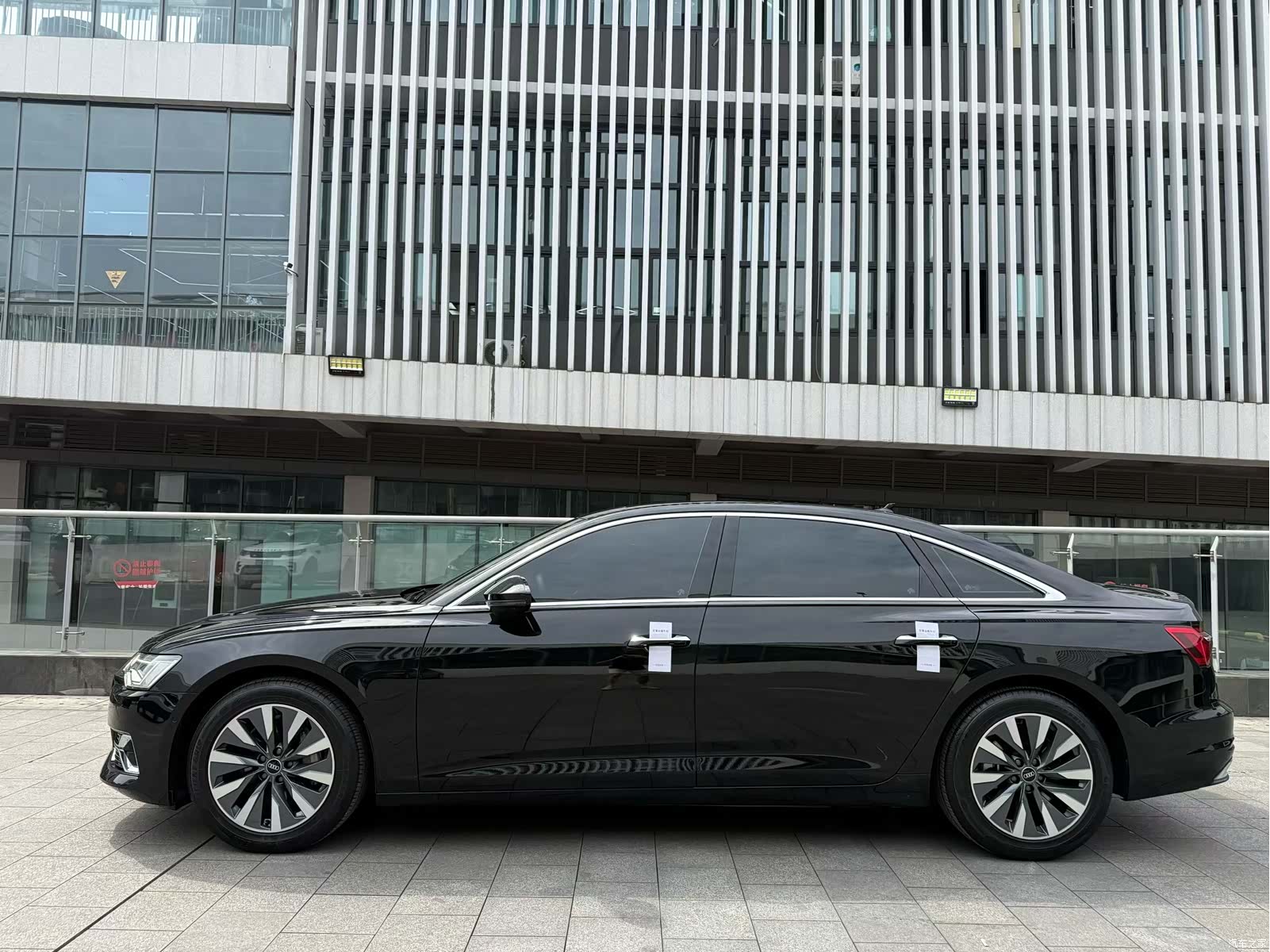 Audi A6L, 2023 все фото