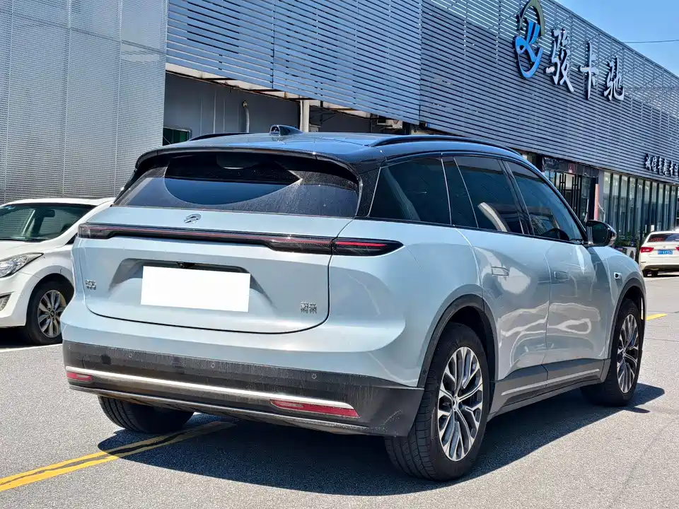 NIO ES6