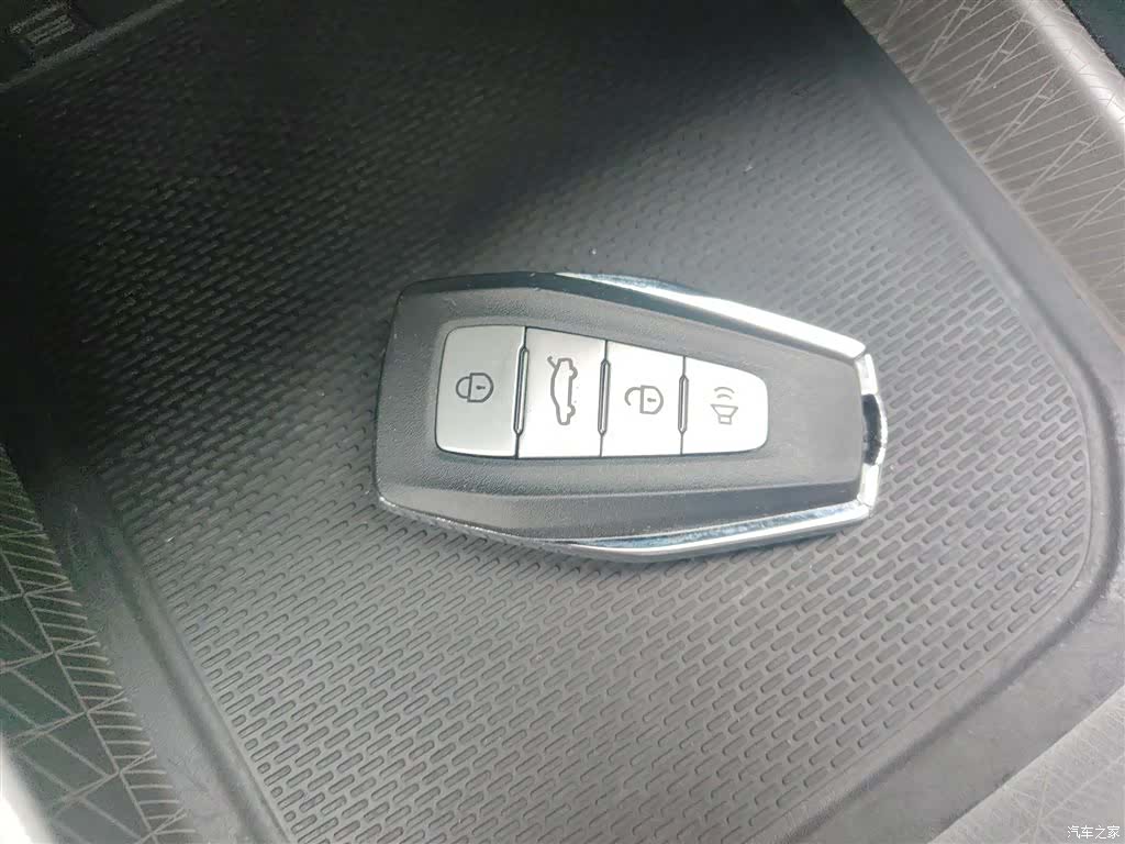 Geely Emgrand, 2023 17