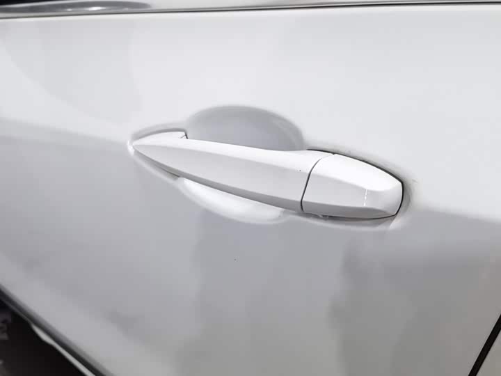 BMW X2 2021 sDrive25i feng mang ban