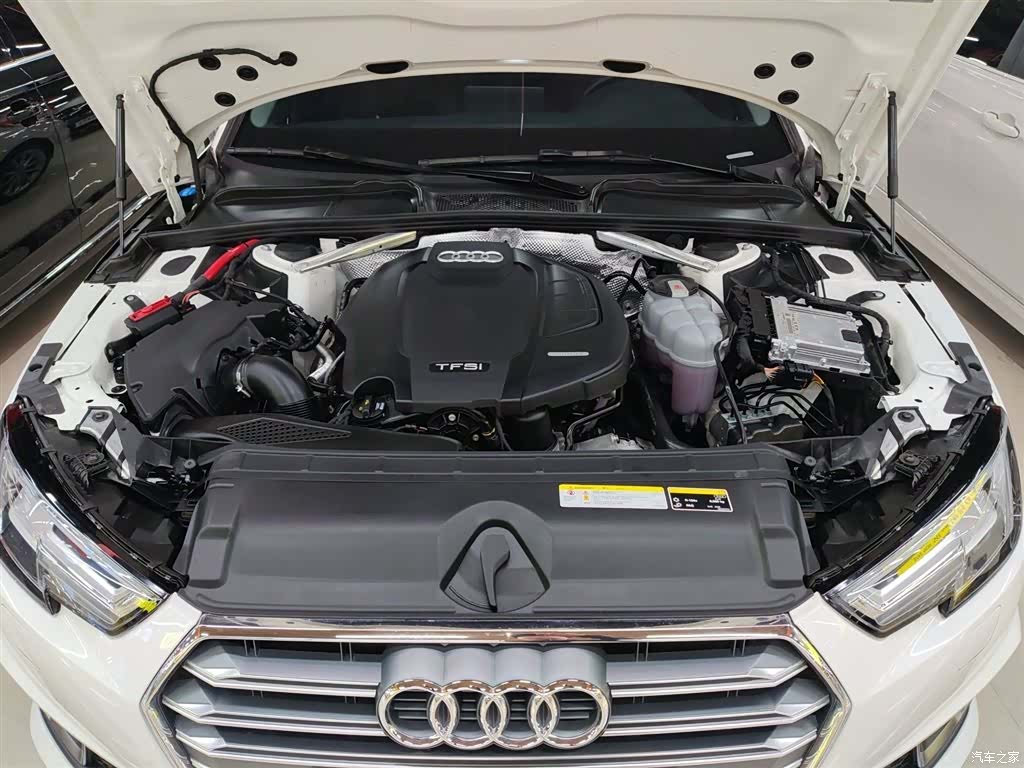 Audi A4L, 2019 16