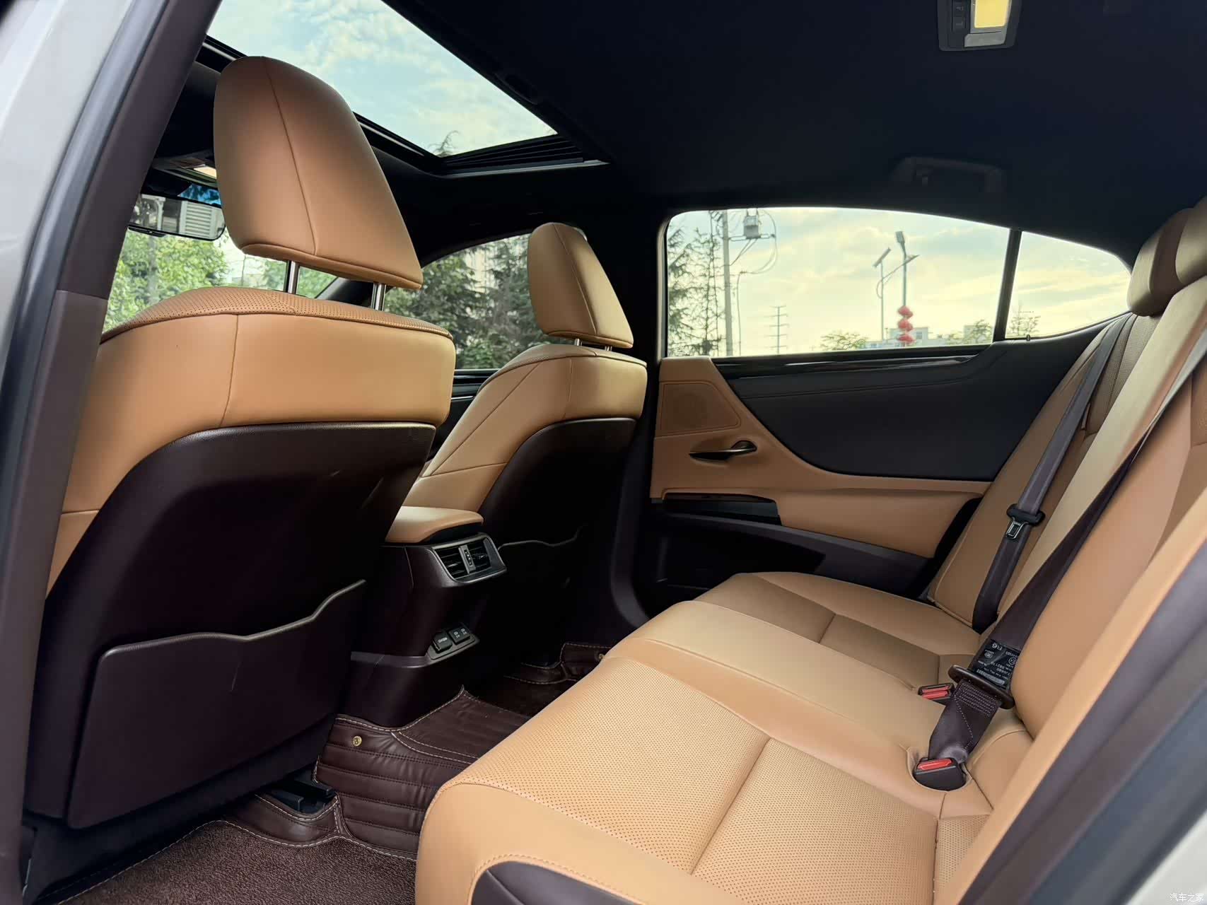 Lexus ES, 2020 10