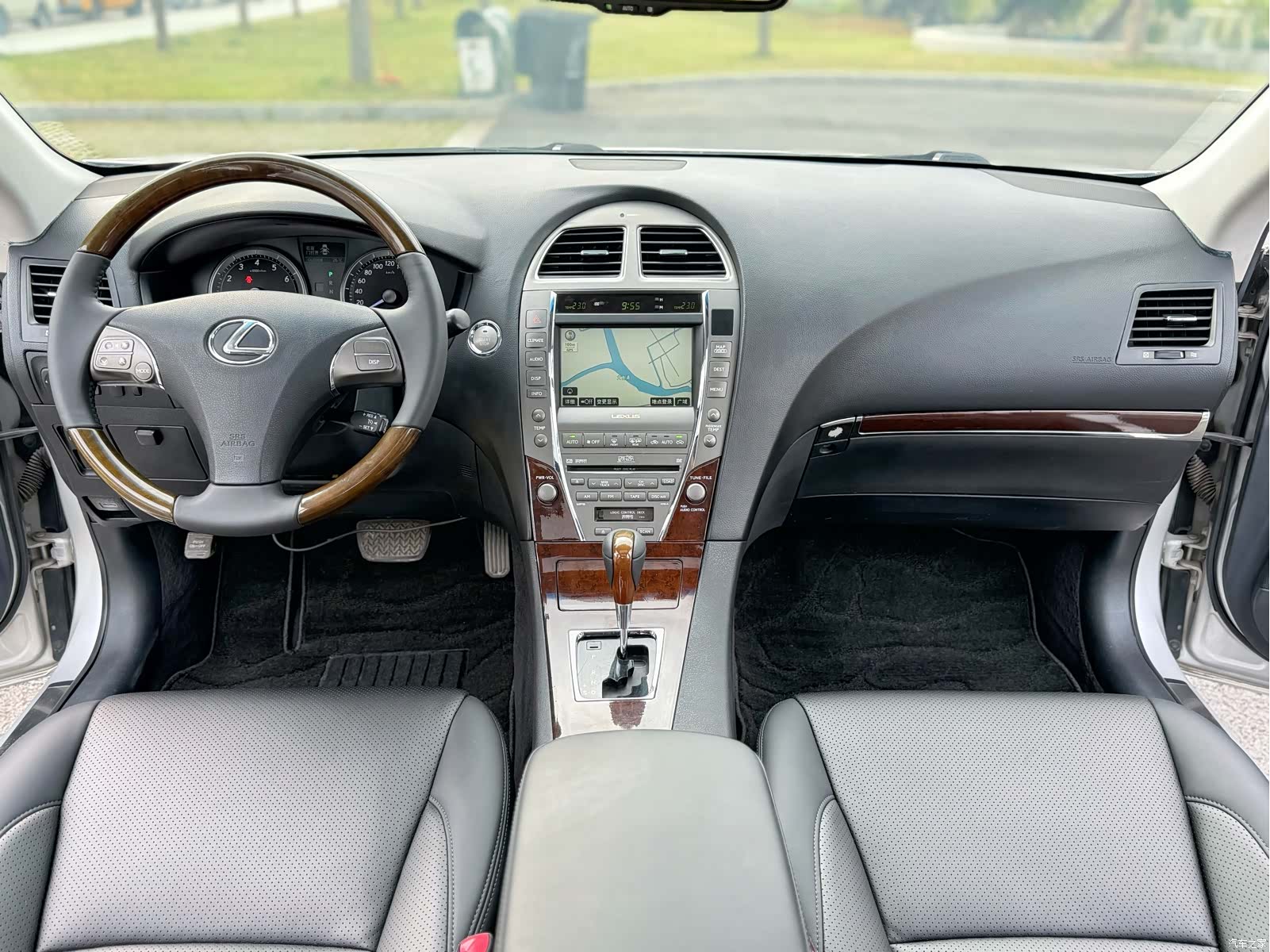 Lexus ES, 2010 8