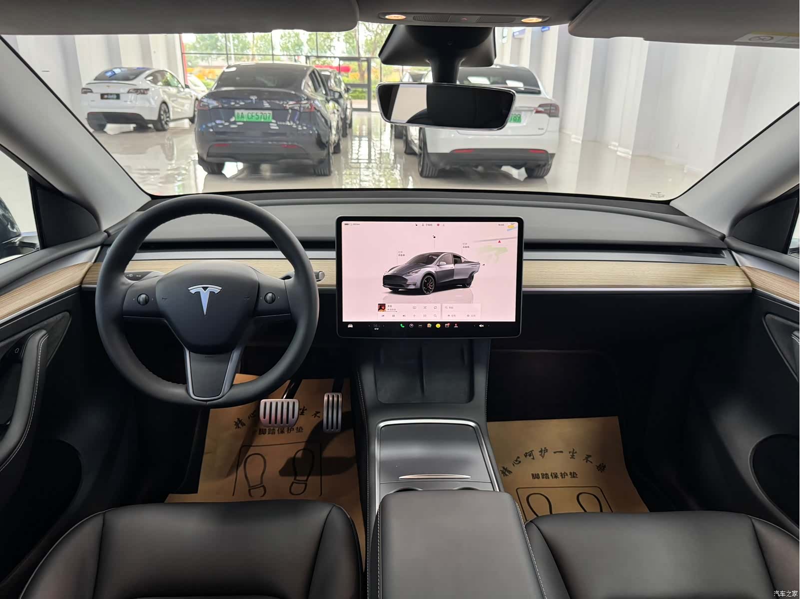 Tesla Model Y, 2022 все фото