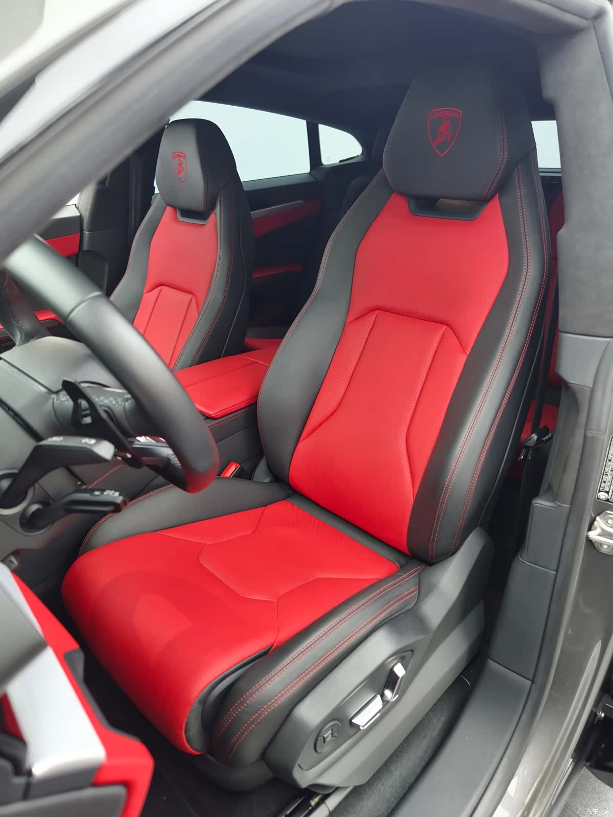 Lamborghini Urus, 2021 все фото