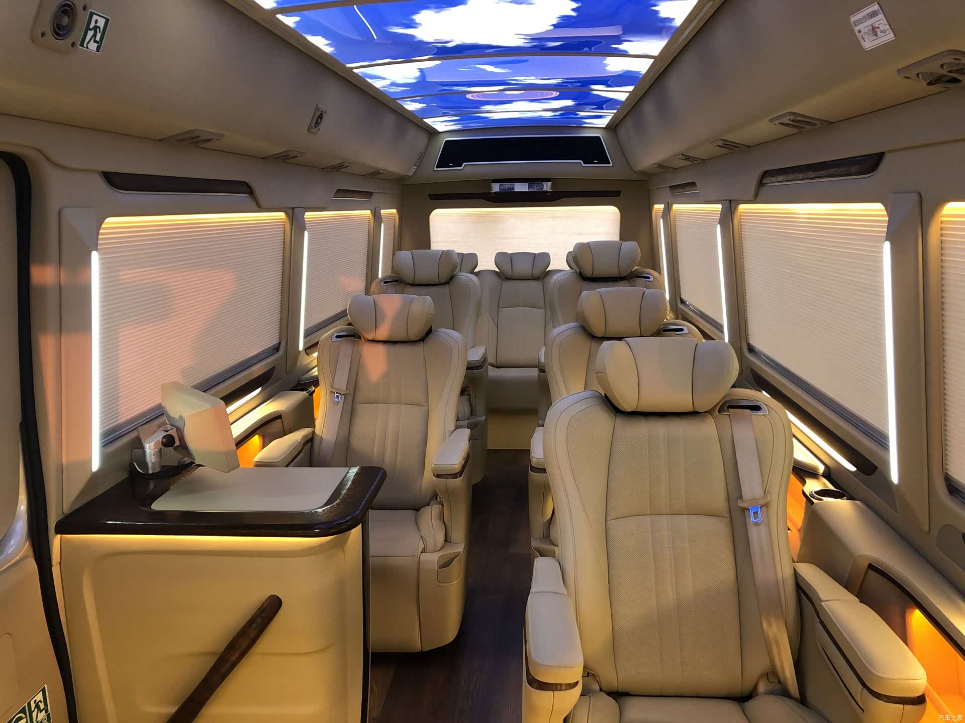 Toyota Coaster, 2019 7