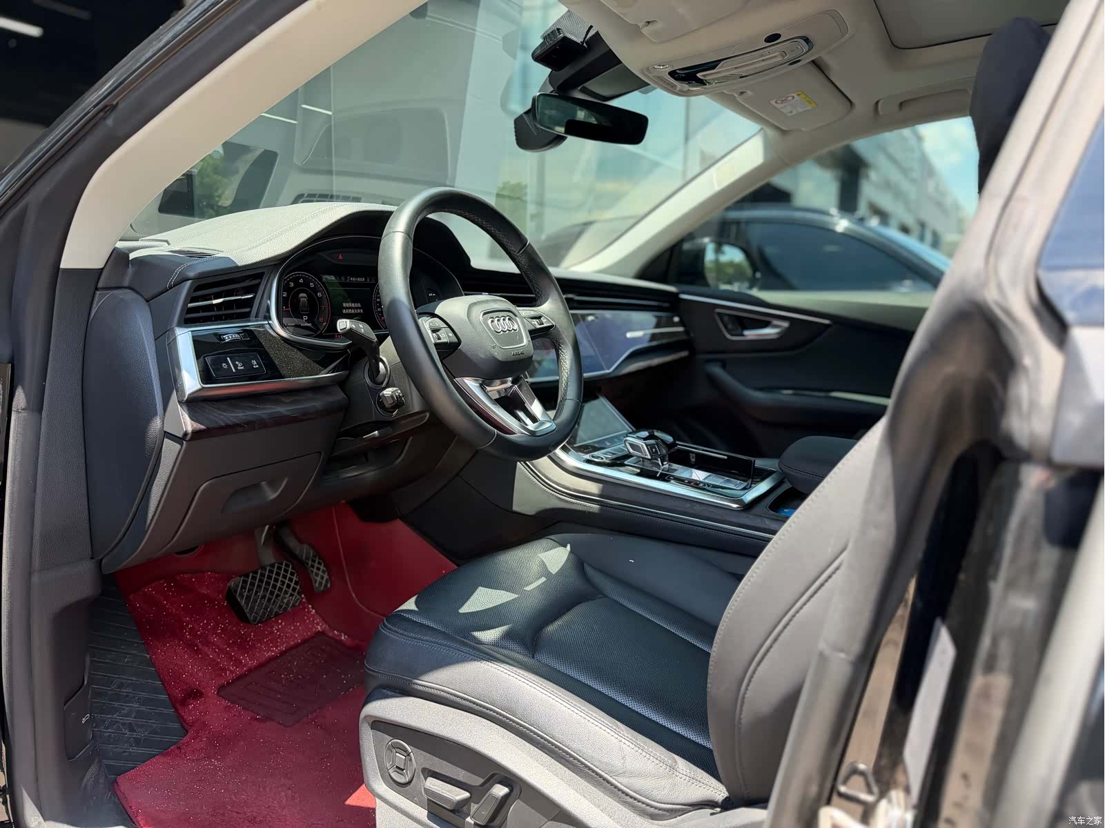 Audi Q8, 2024 7