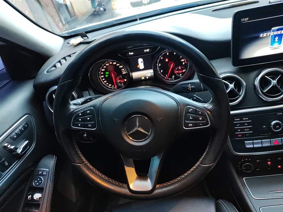 Mercedes-Benz GLA
