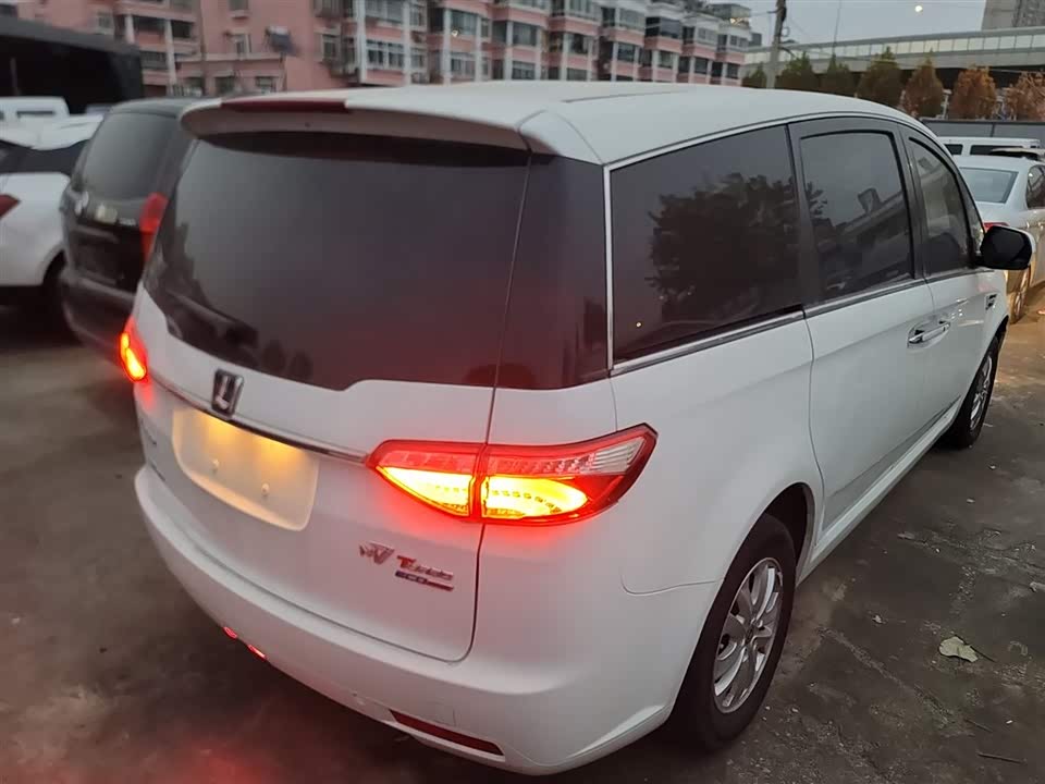 Luxgen Large 7 MPV
