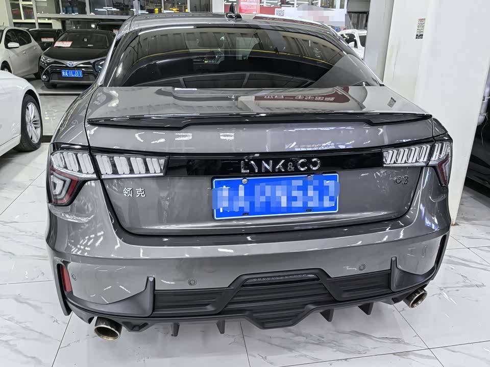 Lynk & Co 03