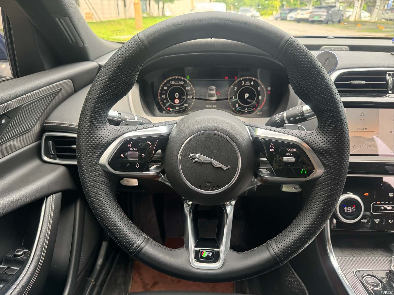 Land Rover XEL, 2022 12