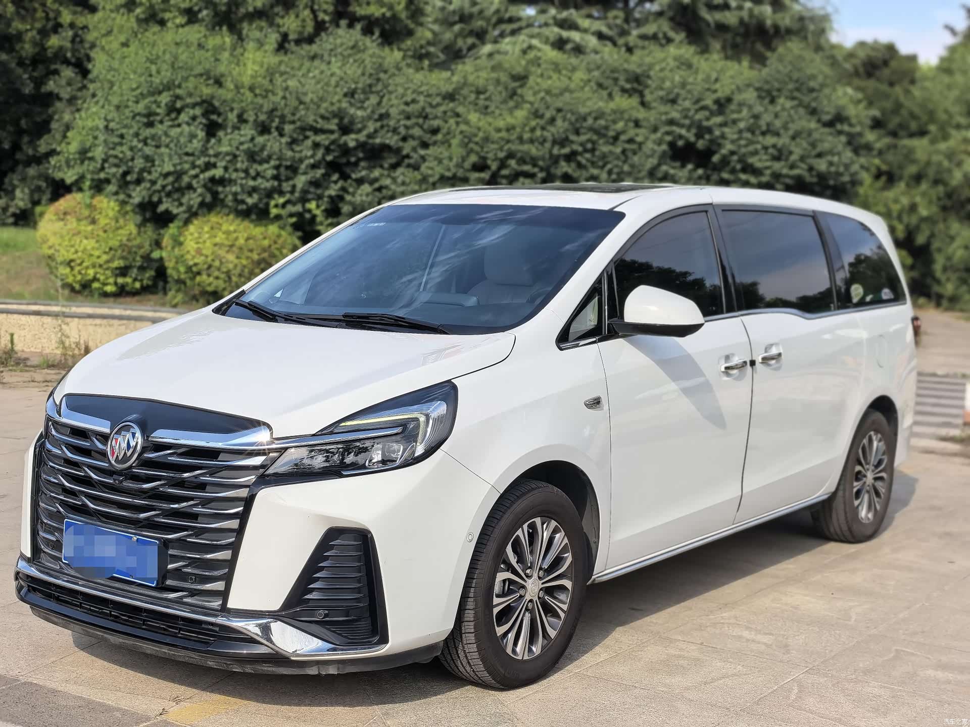 Buick GL8, 2023 1