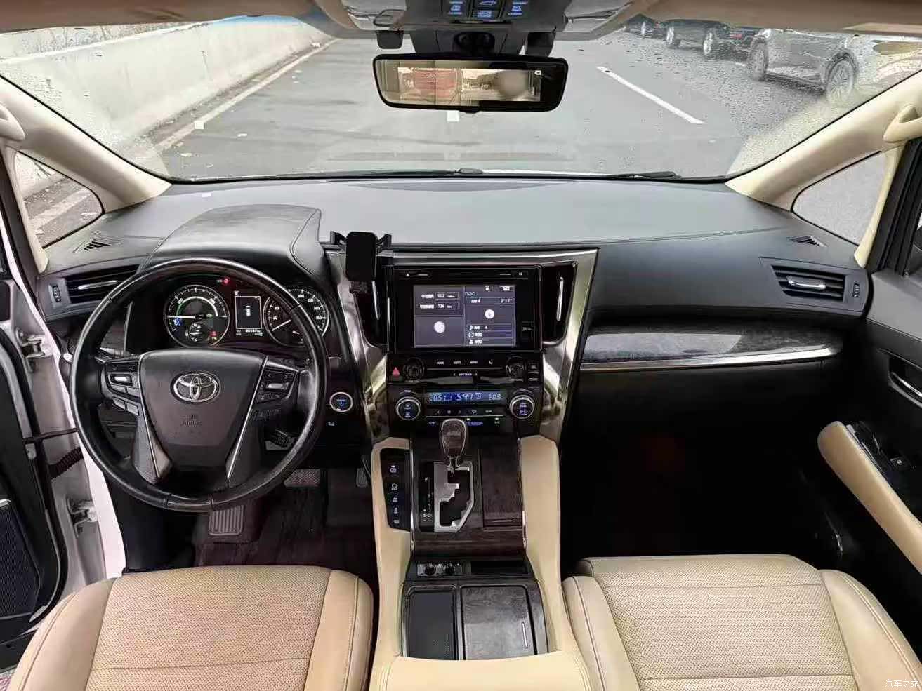 Toyota Alphard, 2019 9