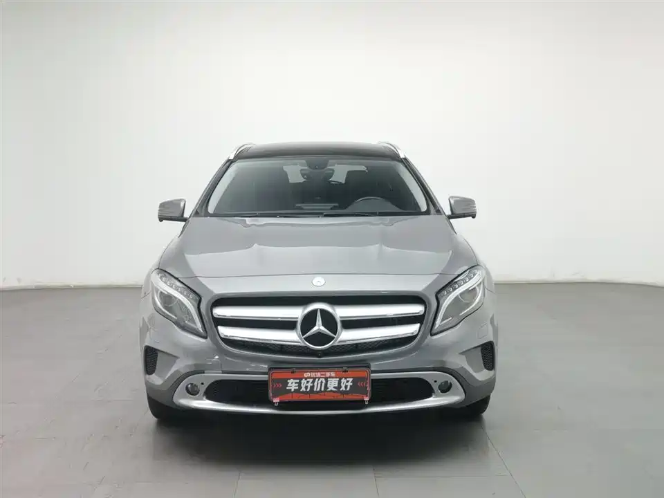 Mercedes-Benz GLA Mercedes-Benz GLA