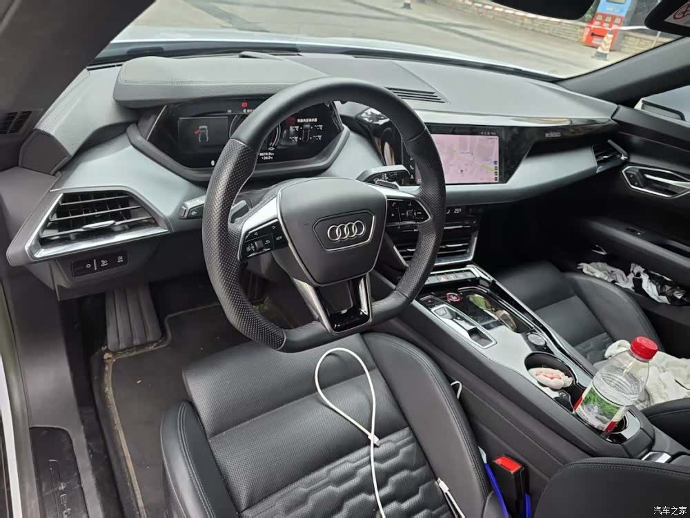 Audi e-tron, 2024 6