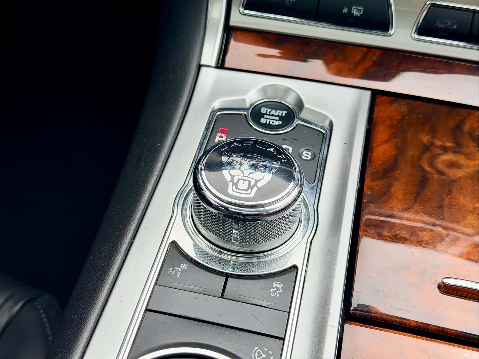Jaguar XF, 2014 12