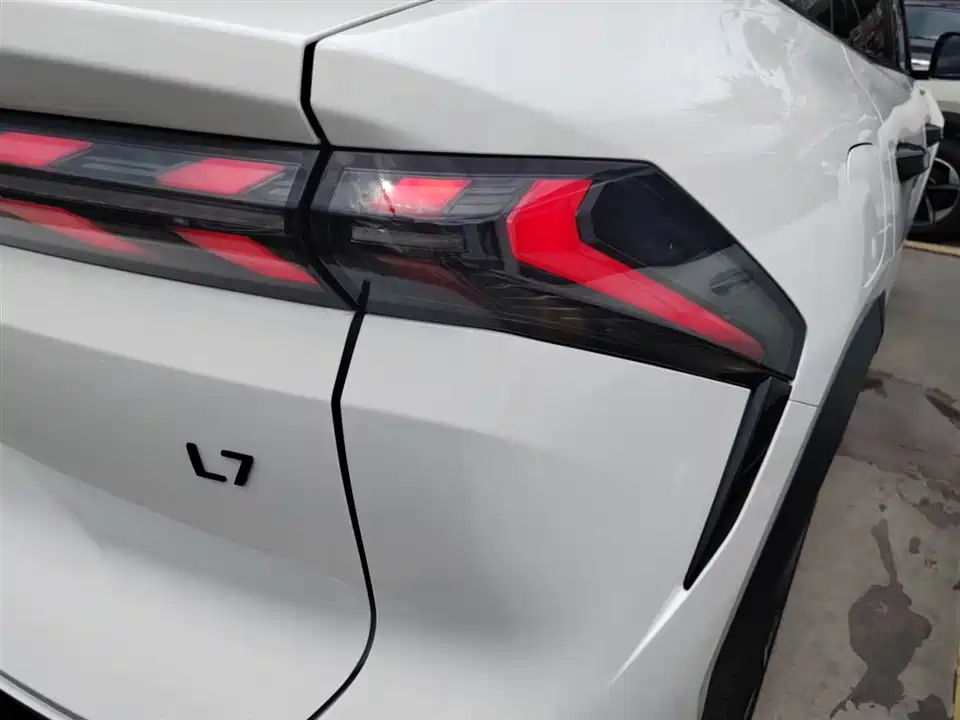 Geely Galaxy Galaxy L7