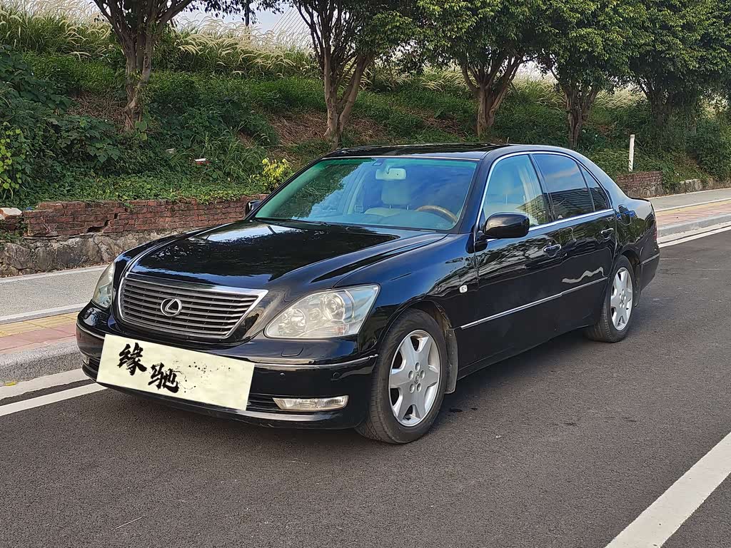 Lexus LS