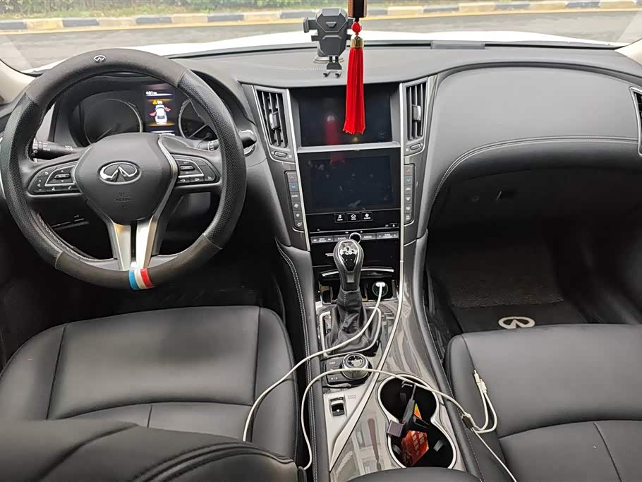 Infiniti Q50L