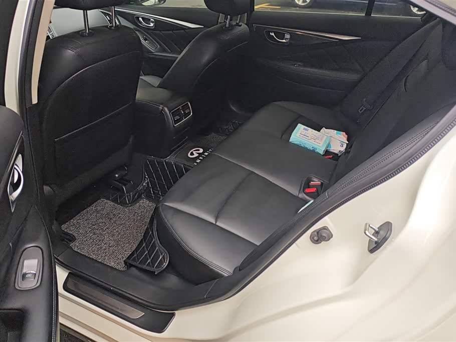 Infiniti Q50L