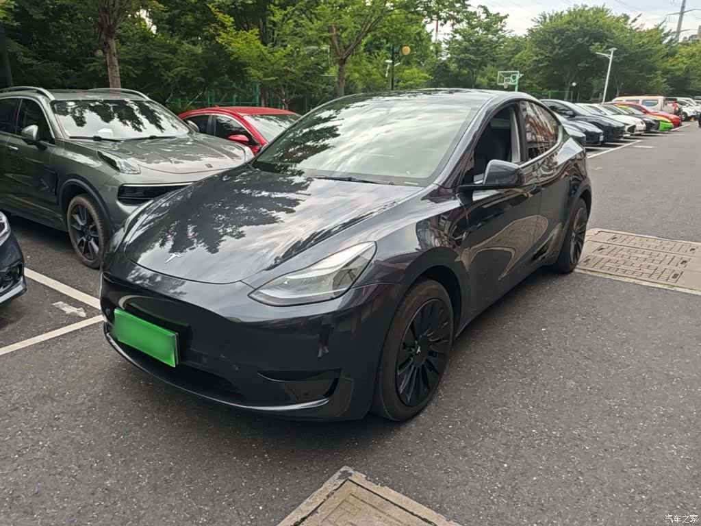Tesla Model Y, 2024 1