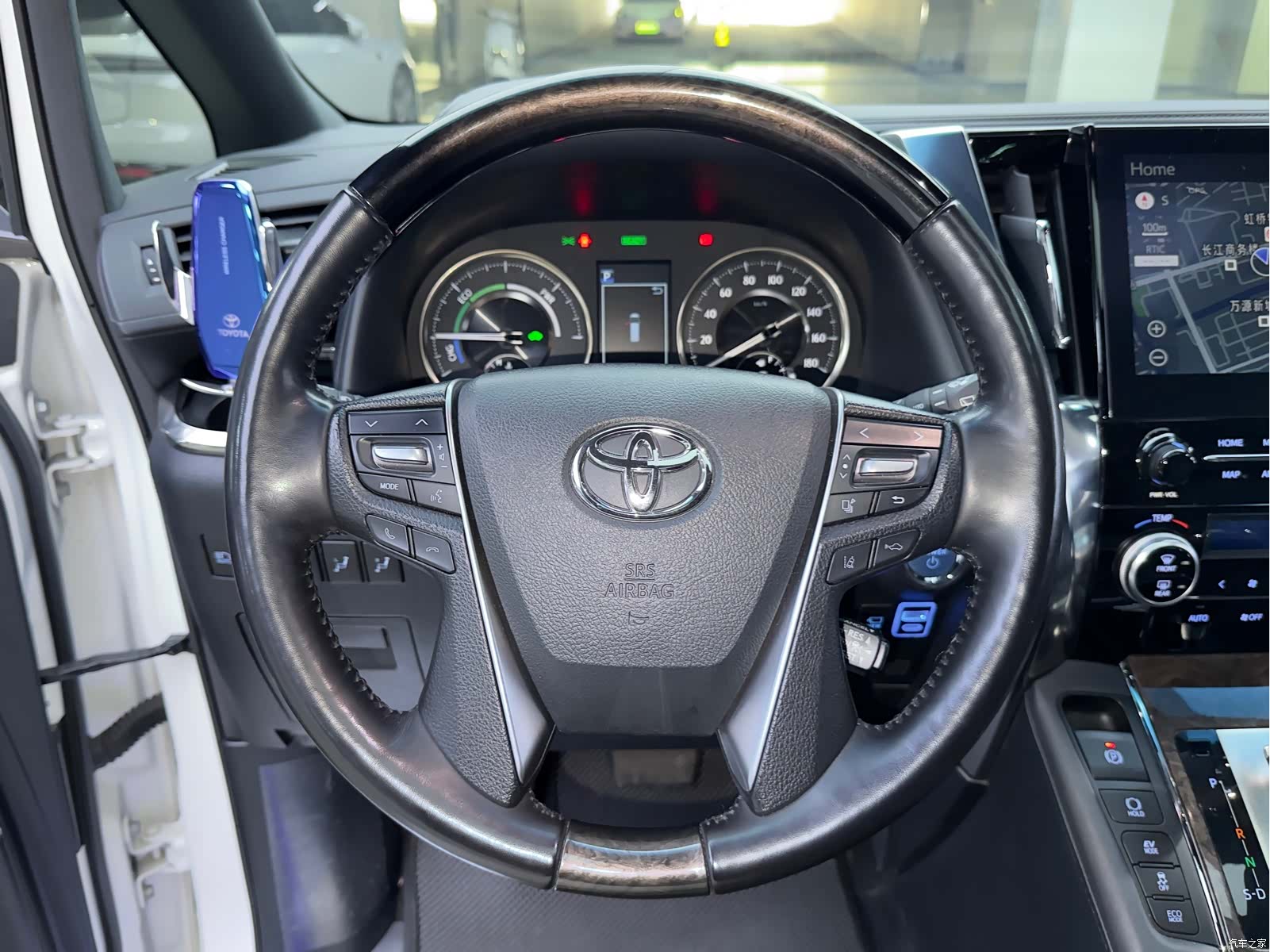 Toyota Alphard, 2022 7